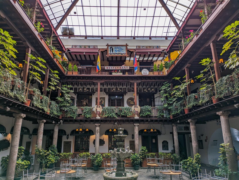 the interior court of El Palacio Arzobispal
